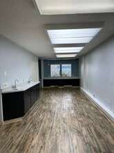 9092 Talbert Ave, Fountain Valley, CA for lease Interior Photo- Image 2 of 7