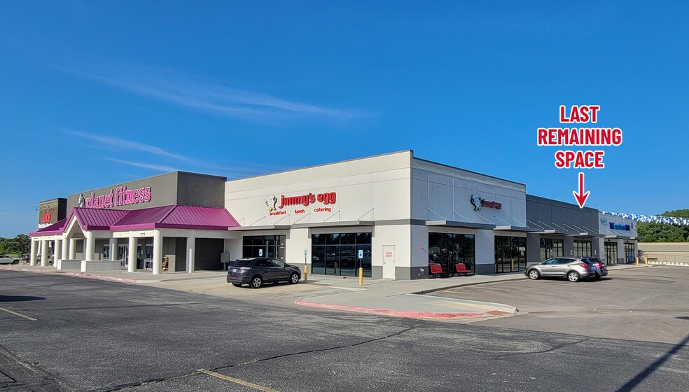 317 N Rock Rd, Derby, KS for lease - Building Photo - Image 2 of 4