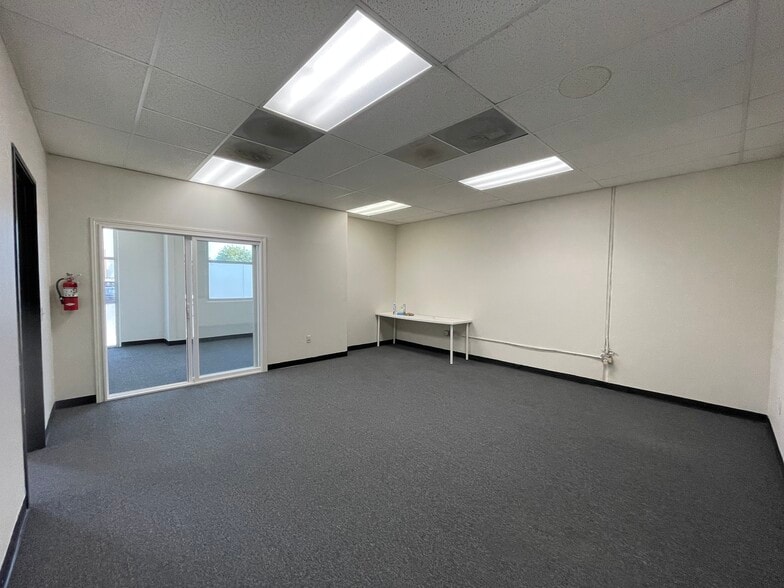 1976 W Holt Ave, Pomona, CA for lease - Interior Photo - Image 3 of 12