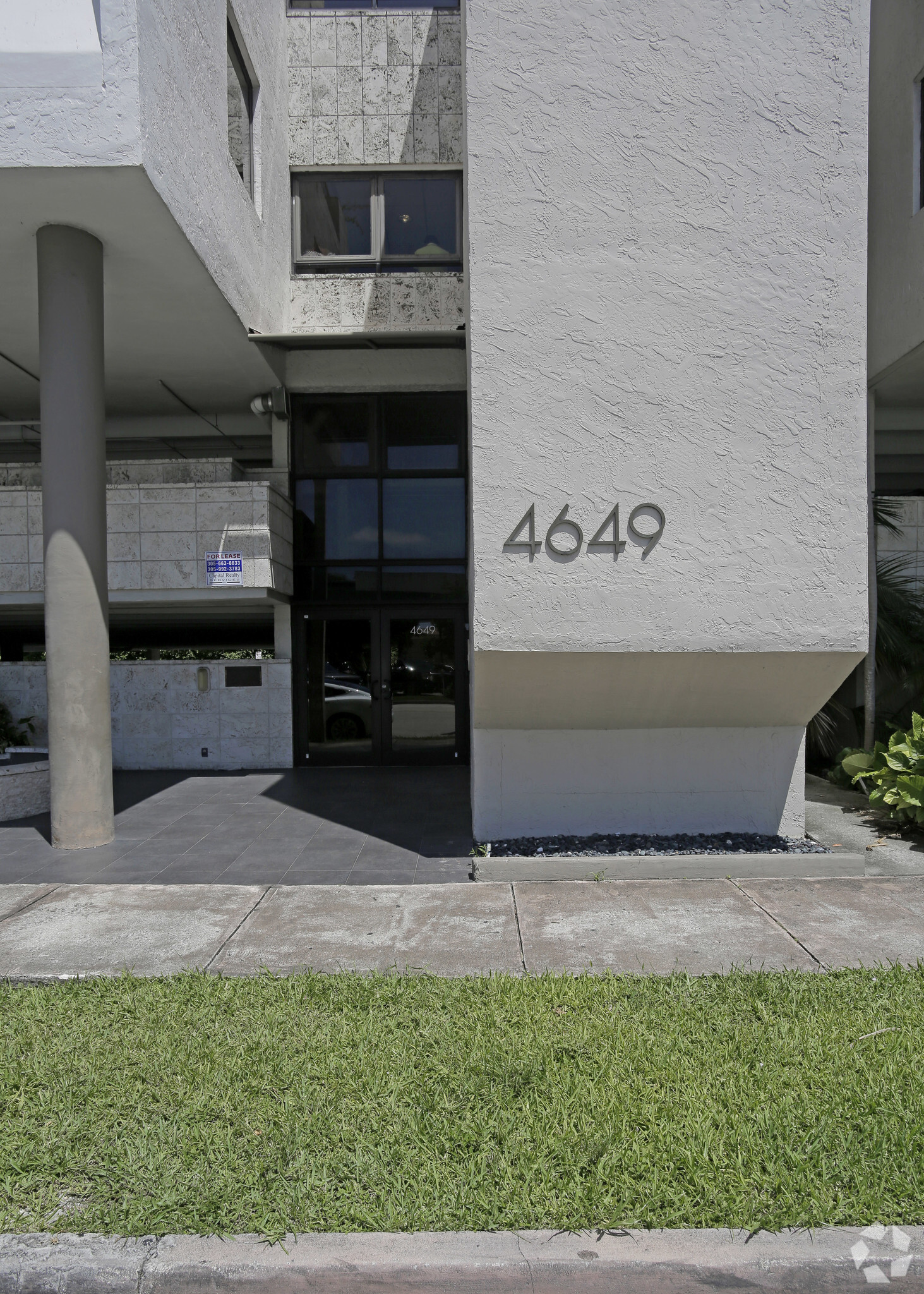 4649 Ponce de Leon Blvd, Coral Gables, FL 33146 - Gables Plaza | LoopNet