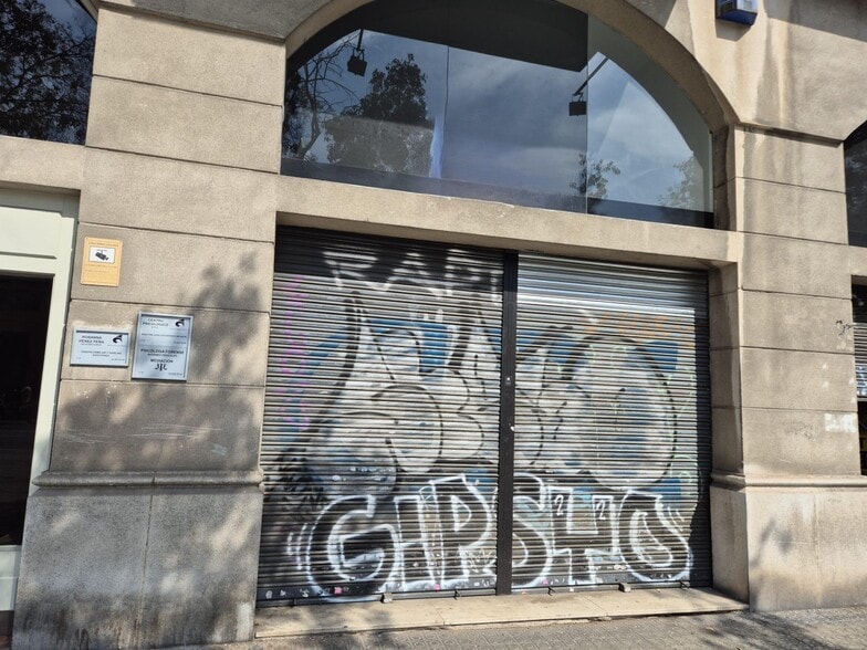 Retail in Barcelona, Barcelona for lease - Building Photo - Image 1 of 10