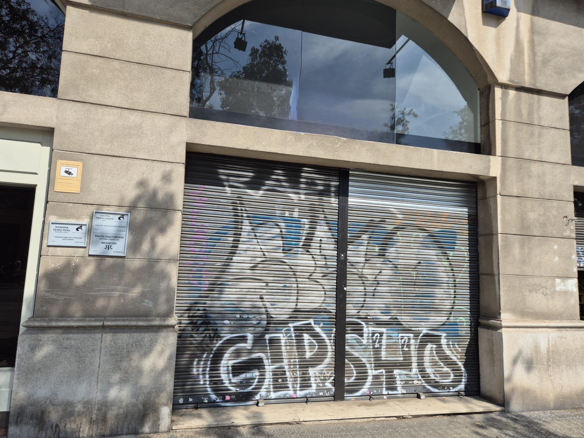 Retail in Barcelona, Barcelona for lease Building Photo- Image 1 of 11