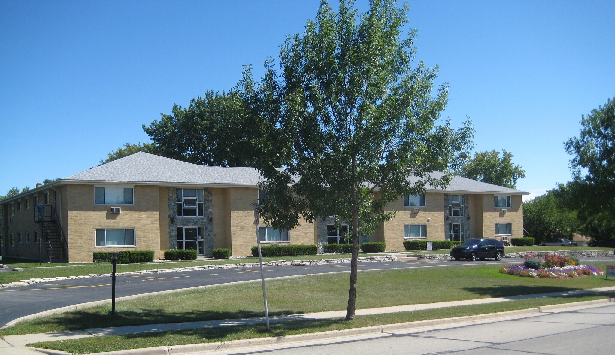 51005114 N Lovers Lane Rd, Milwaukee, WI 53225