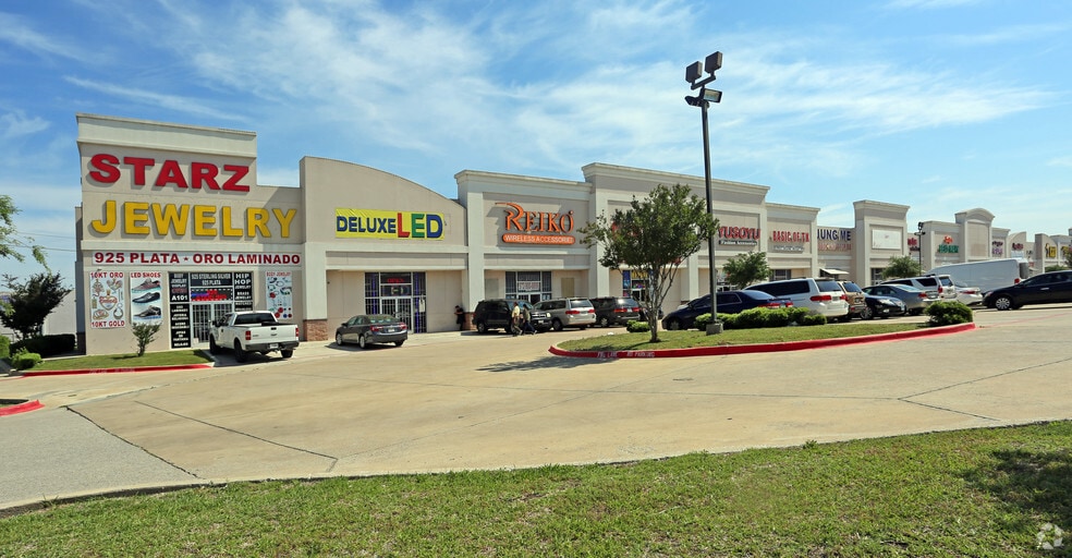 11528 Harry Hines Blvd, Dallas, TX, 75229 Storefront Property For