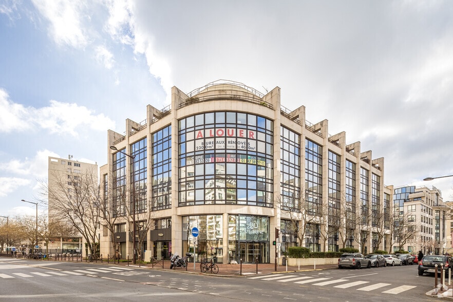 20 Rue Rouget De Lisle, Issy-les-Moulineaux for lease - Primary Photo - Image 1 of 4