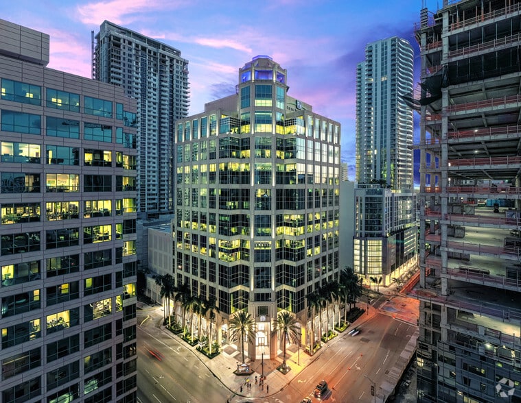 200 E Las Olas Blvd, Fort Lauderdale, FL for lease - Building Photo - Image 3 of 14