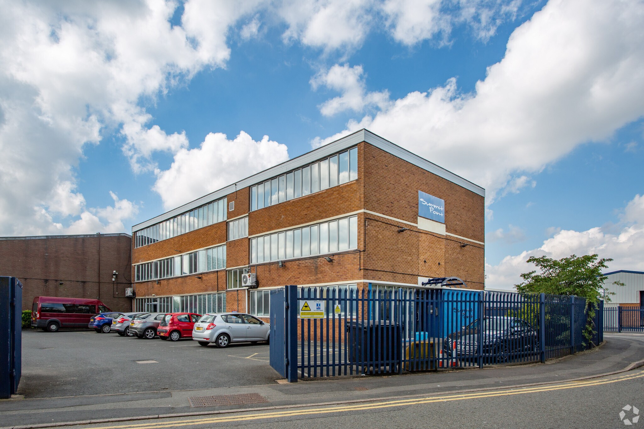 Summit Cres, Smethwick for sale Primary Photo- Image 1 of 1