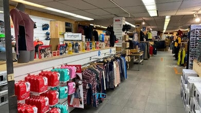 Flex in Bordeaux for sale Interior Photo- Image 1 of 2