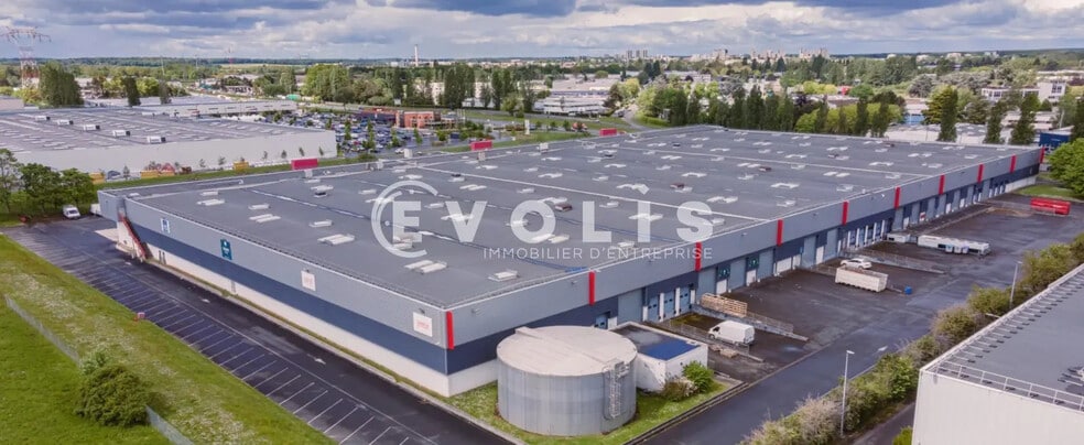 Industrial in Les Ulis for lease - Building Photo - Image 3 of 16