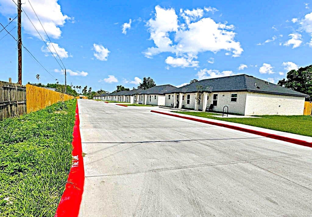 925 N Iowa Ave, Brownsville, TX for sale Primary Photo- Image 1 of 10