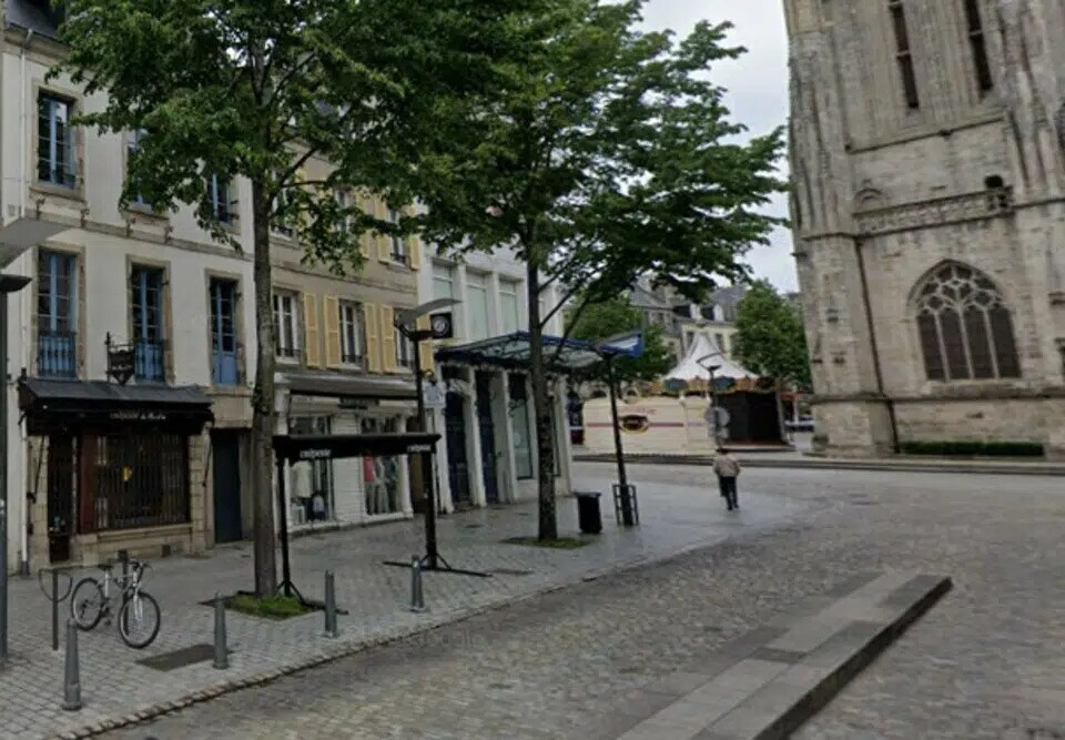 Retail in Quimper for sale Building Photo- Image 1 of 2
