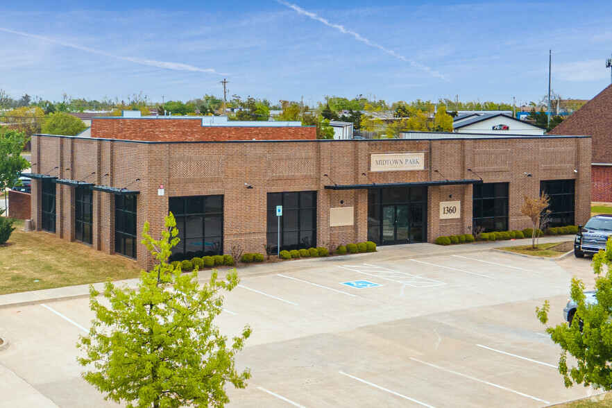 1360 N Fretz Dr, Edmond, OK for lease - Building Photo - Image 1 of 13