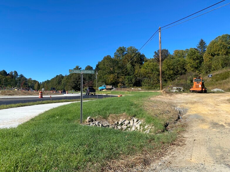 Asheville Hwy, Brevard, NC 28712