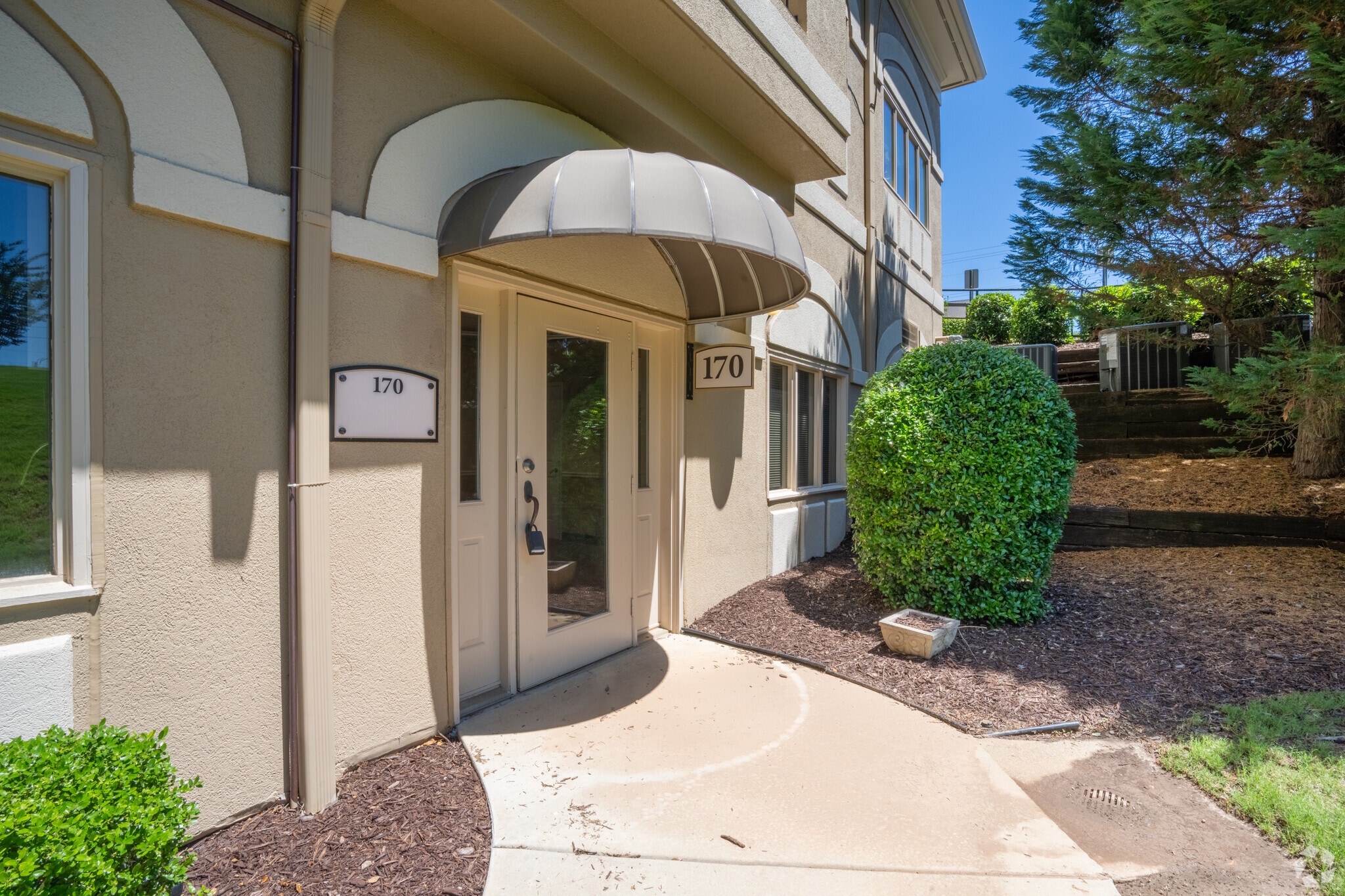 1121 Johnson Ferry Rd, Marietta, GA for lease Building Photo- Image 1 of 7