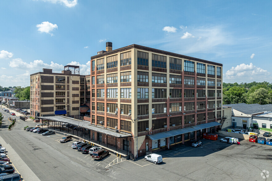 5070-5080 Parkside Ave, Philadelphia, PA for lease - Building Photo - Image 3 of 12