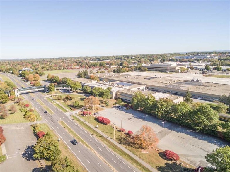 500698 Enterprise Dr, Kingston, NY 12401