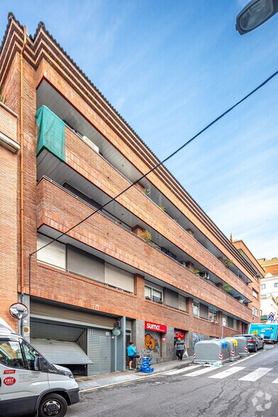 Carrer De Móra d'Ebre, 65, Barcelona, Barcelona for lease - Building Photo - Image 3 of 8