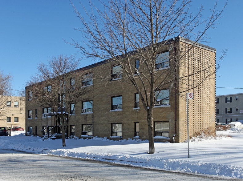 8 Lake Shore Dr, Toronto, ON for sale - Primary Photo - Image 1 of 1