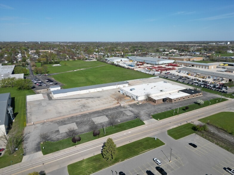2323 N Roemer Rd, Appleton, WI for sale - Building Photo - Image 2 of 11