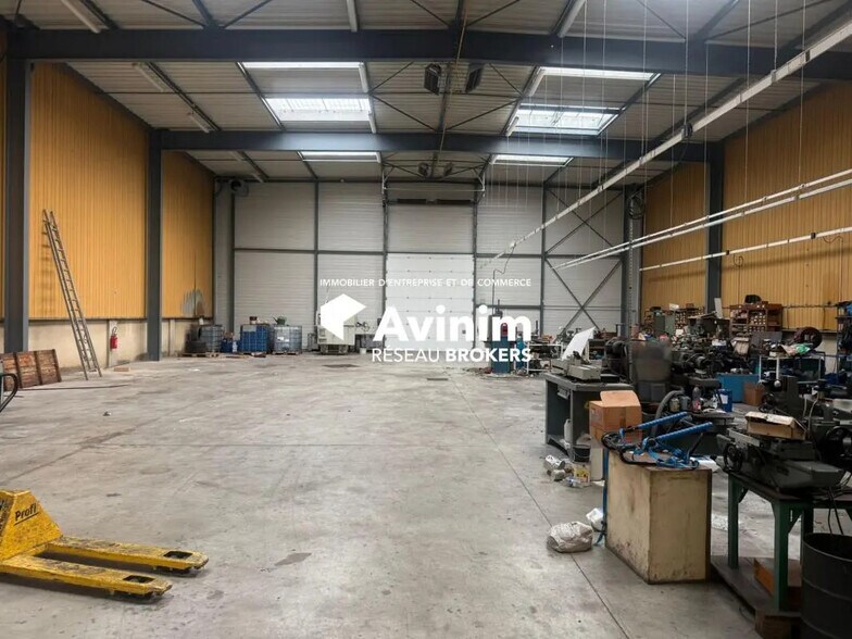 Industrial in SAINT-OUEN-L'AUMONE for sale - Interior Photo - Image 2 of 12