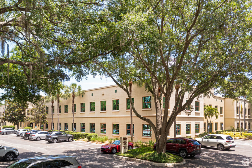 2201 Cantu Ct, Sarasota, FL for lease - Building Photo - Image 1 of 19