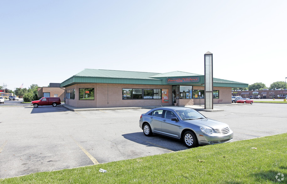 39036 Dequindre Rd, Sterling Heights, MI for lease - Building Photo - Image 3 of 3