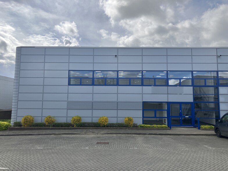 Tanners Dr, Milton Keynes for lease - Building Photo - Image 2 of 2