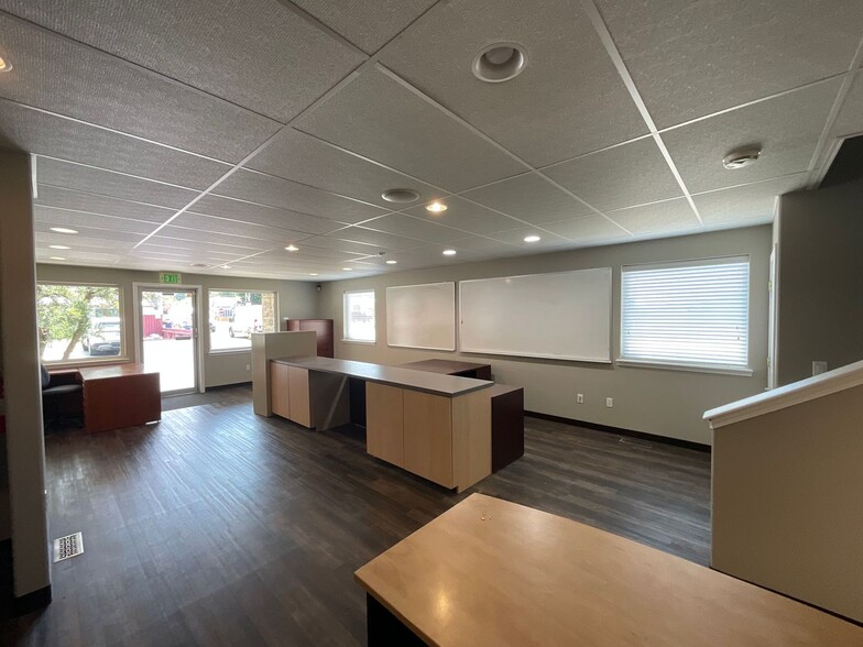 152 Stage St N, Tenino, WA for lease - Interior Photo - Image 3 of 13