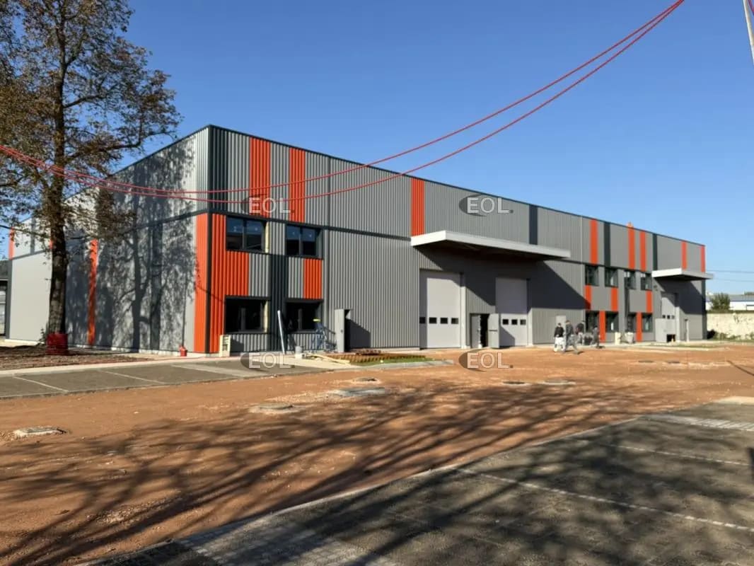 15 Rue Etienne Dolet, Le Petit-Quevilly for lease Building Photo- Image 1 of 11