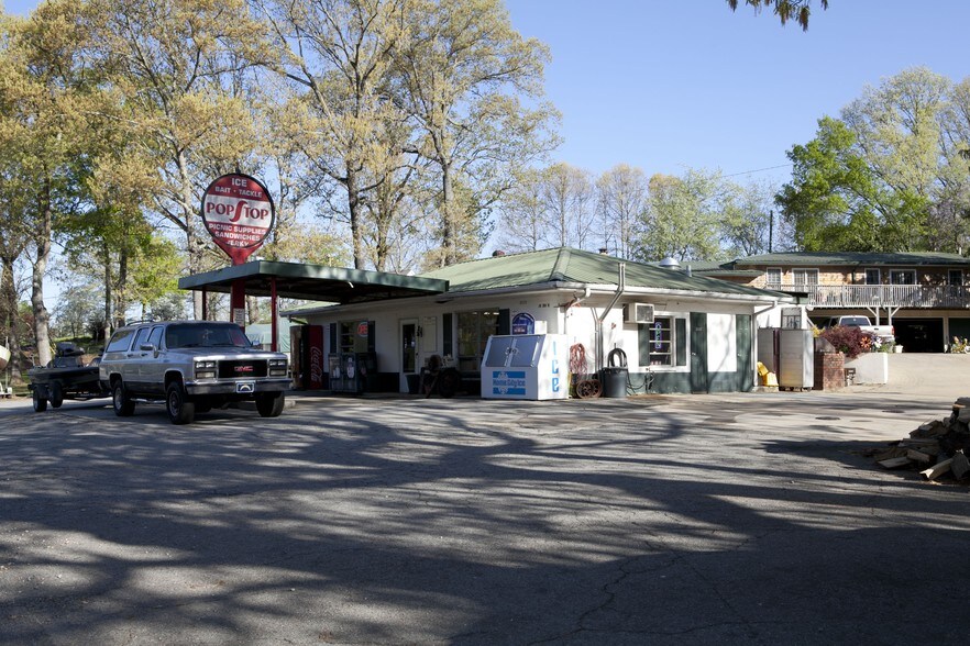 5972 Jim Crow Rd, Flowery Branch, GA for sale - Primary Photo - Image 1 of 1
