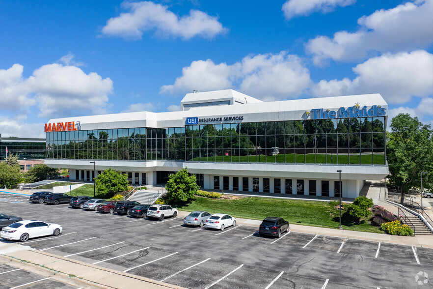 9394 W Dodge Rd, Omaha, NE for lease - Primary Photo - Image 1 of 21