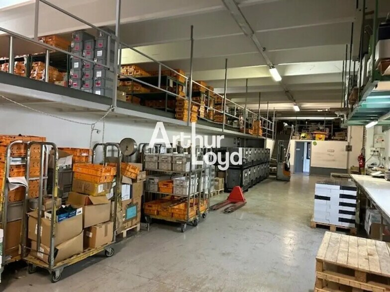 Flex in Vallauris for sale - Primary Photo - Image 1 of 1