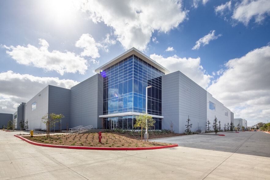 5757 Plaza Dr, Cypress, CA for lease - Building Photo - Image 2 of 12