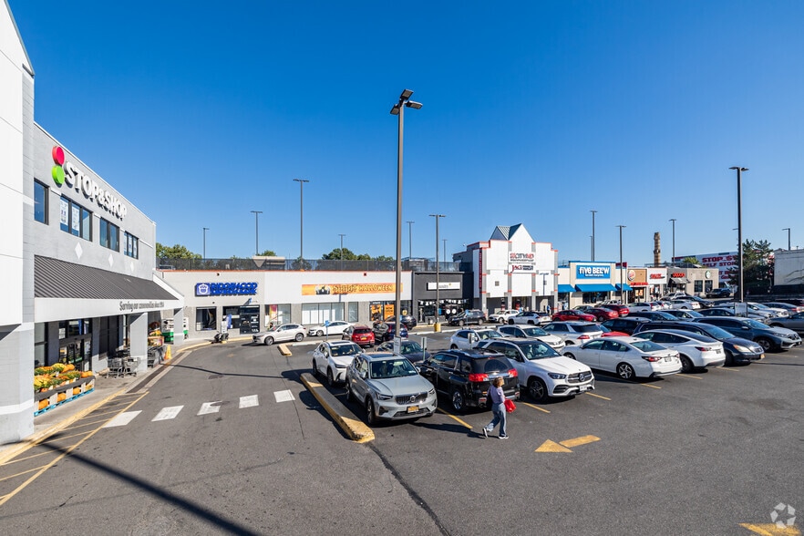 74-25 Grand Ave, Maspeth, NY for sale - Primary Photo - Image 1 of 1