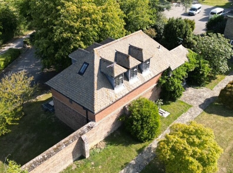 Burnt House Ln, Cowfold for lease - Primary Photo - Image 1 of 2