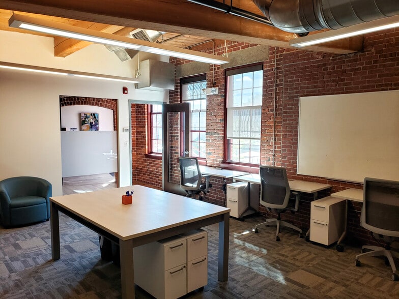 1167 Massachusetts Ave, Arlington, MA for lease - Building Photo - Image 2 of 11