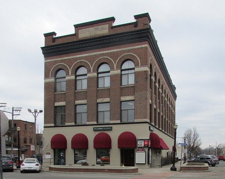 717 Michigan Ave, La Porte, IN for sale - Building Photo - Image 2 of 8