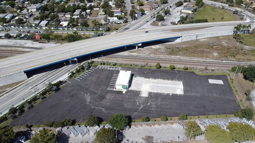 1377 Hammondville Rd, Pompano Beach, FL for lease - Building Photo - Image 2 of 4