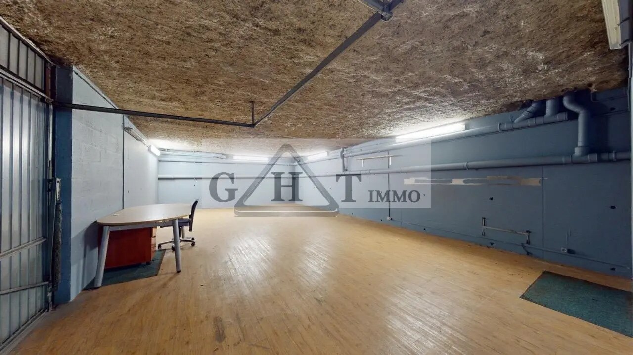 Office in Le Raincy for sale Interior Photo- Image 1 of 7