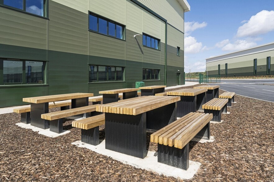 Aveling Way, Worksop for lease - Building Photo - Image 2 of 5