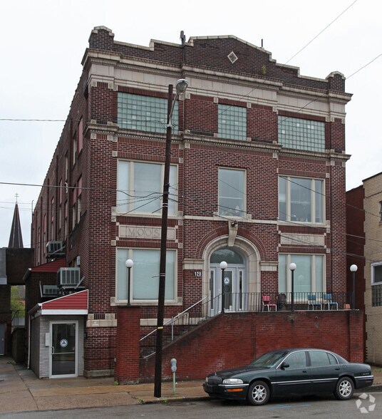 120 Fifth Ave, Mckeesport, PA for sale - Primary Photo - Image 1 of 1