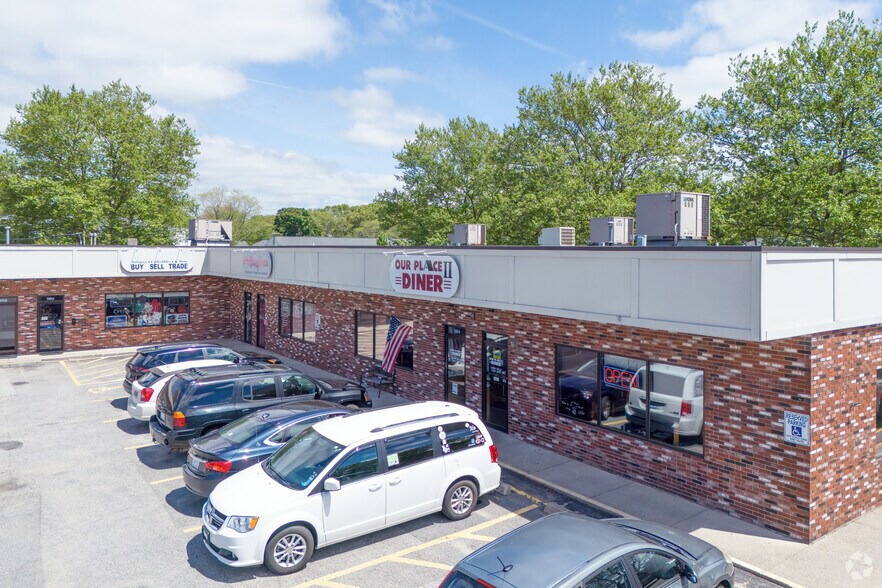 652-664 Bullocks Point Ave, Riverside, RI for sale - Building Photo - Image 1 of 1