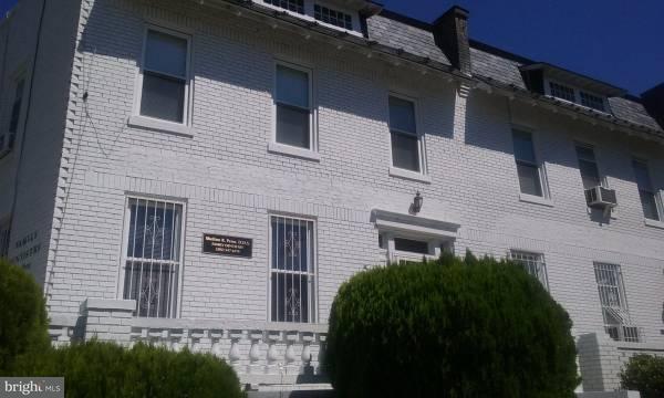 5 Barney Cir SE, Washington, DC for lease Primary Photo- Image 1 of 76