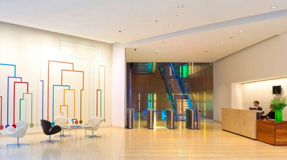 1 Vine St, London for lease - Interior Photo - Image 2 of 9