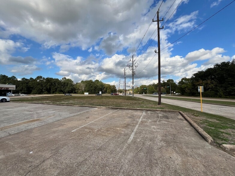 24307 Aldine Westfield Rd, Spring, TX for lease - Building Photo - Image 3 of 3