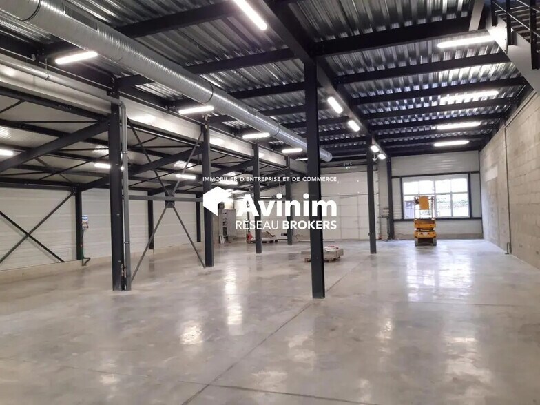 Industrial in Chambéry for sale - Interior Photo - Image 2 of 9