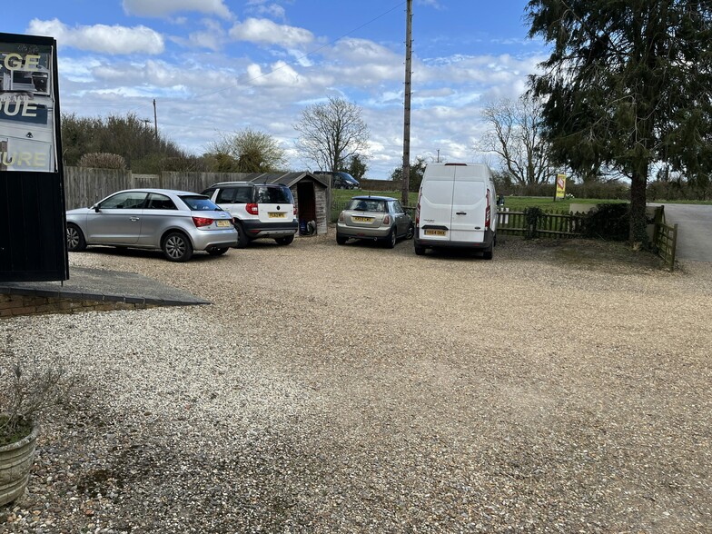 Aylesbury Rd, Leighton Buzzard for lease - Building Photo - Image 3 of 10