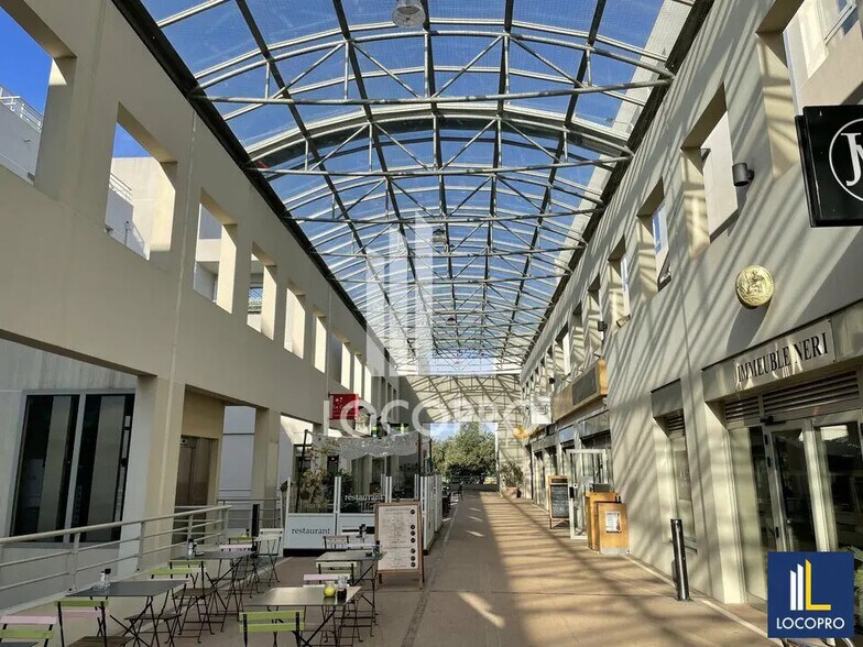 Retail in SOPHIA ANTIPOLIS for lease - Building Photo - Image 1 of 37