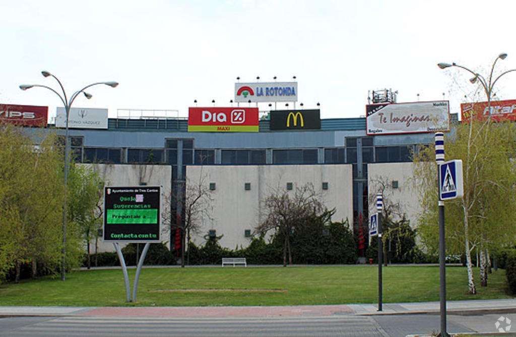 Retail in Tres Cantos, MAD for sale Primary Photo- Image 1 of 4