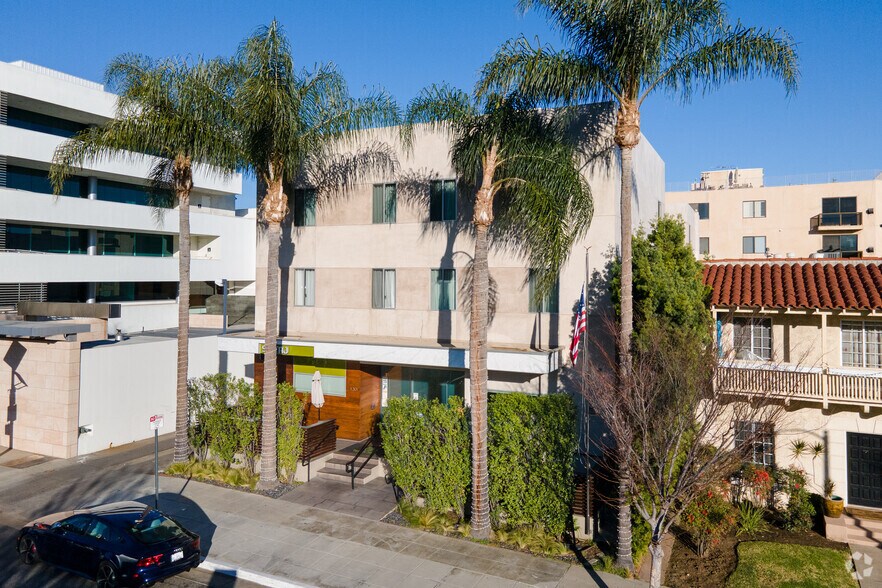 120 S Reeves Dr, Beverly Hills, CA 90212